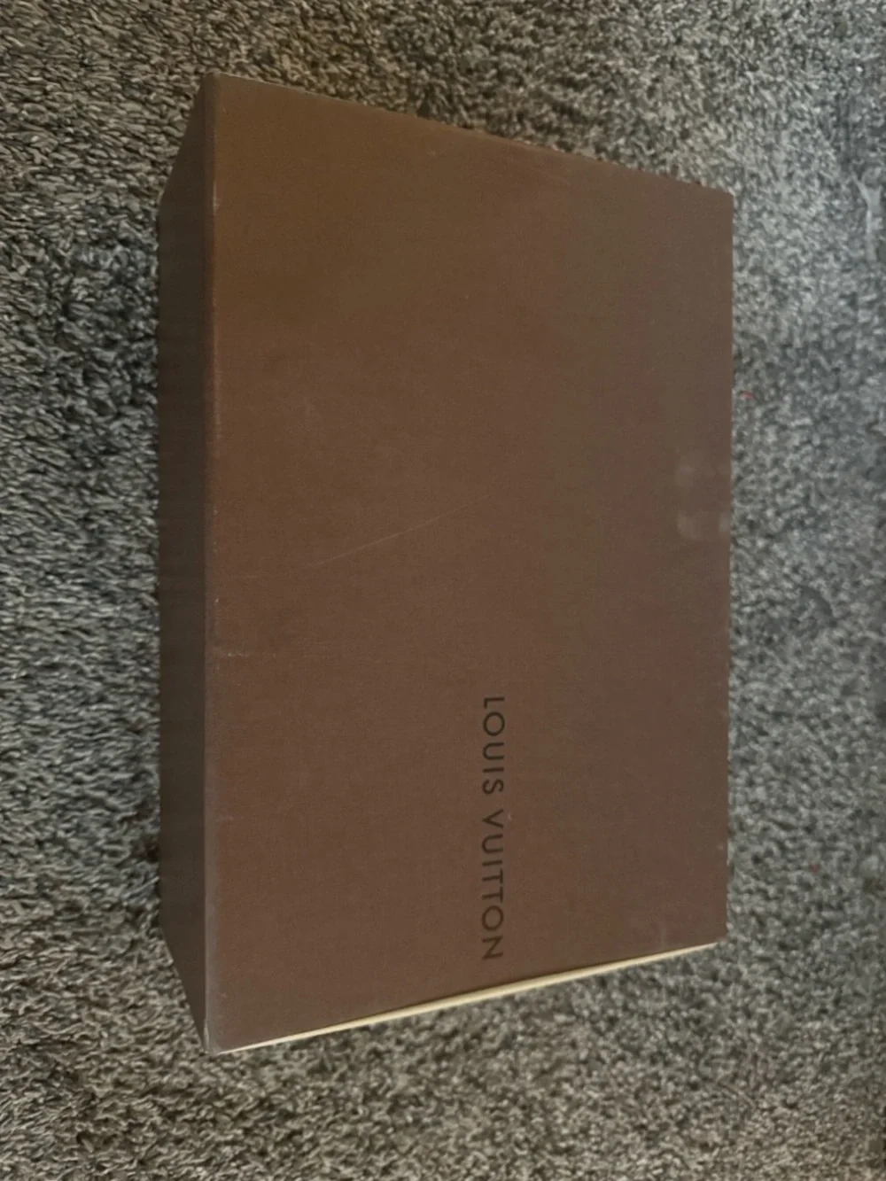 Louis Vuitton - Picture 3 of 4